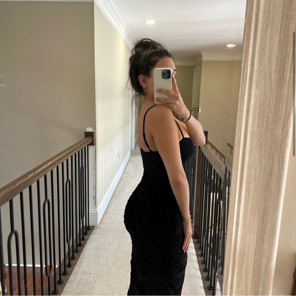 Beautiful BLACK DRESS 🖤✨ - Picture 3 of 3